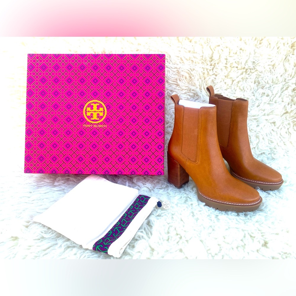 Tory Burch Carson Lug Sole 70mm Ankle Boots (NEW) 85101. Tumbled leather.